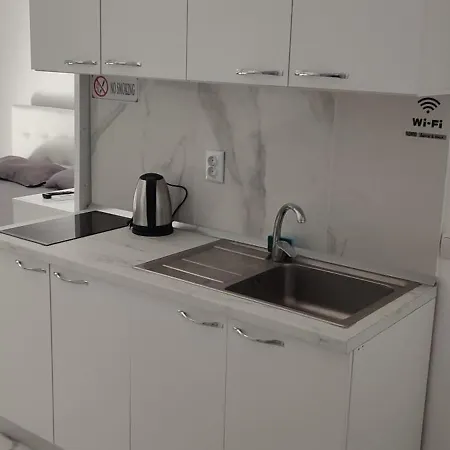 Апартаменты Golem Apartment *