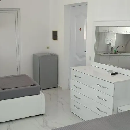 Апартаменты Golem Apartment Голем