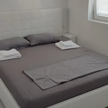 Golem Apartment * Golem (Tirana)