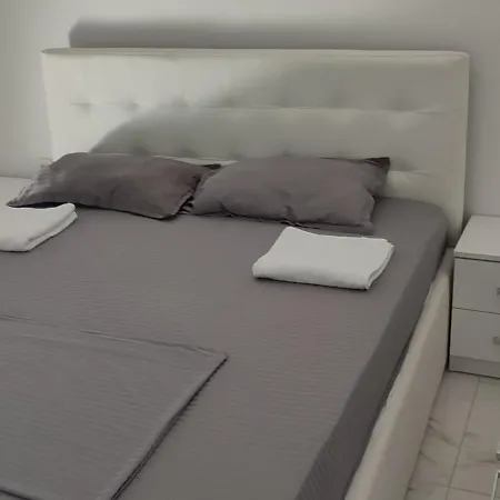 Apartment Golem *