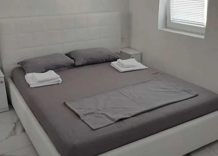 Golem Apartment * Golem (Tirana)