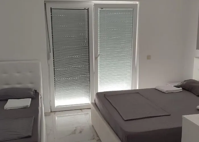 Golem Apartment * Golem (Tirana)