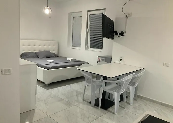 Golem Apartment Appartamento
